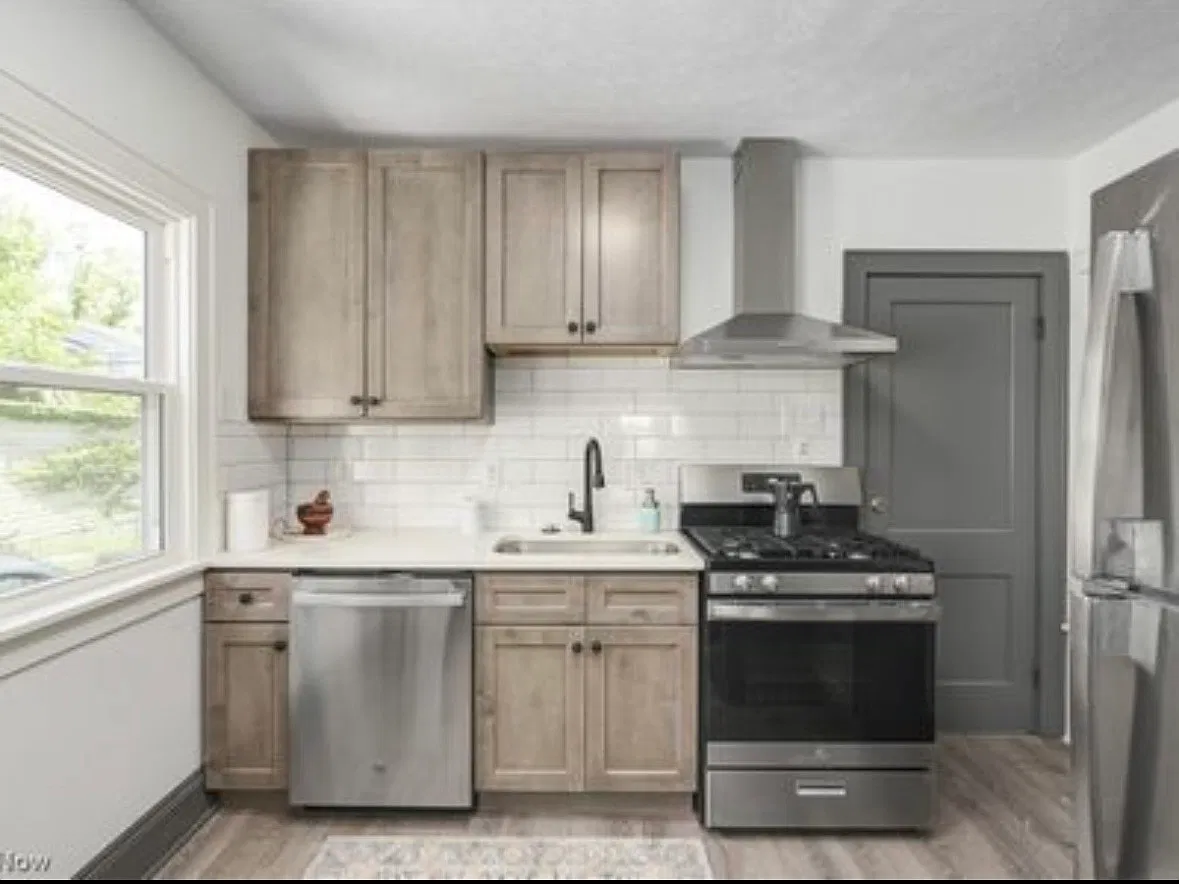 2 bed, 900 sqft, $1,700 — Photo 4