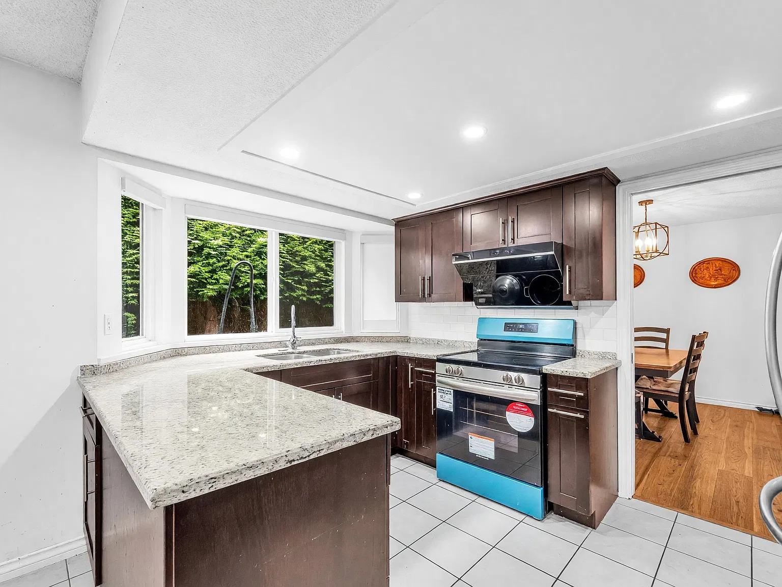 5 bed, 2757 sqft, $4,800 — Photo 4