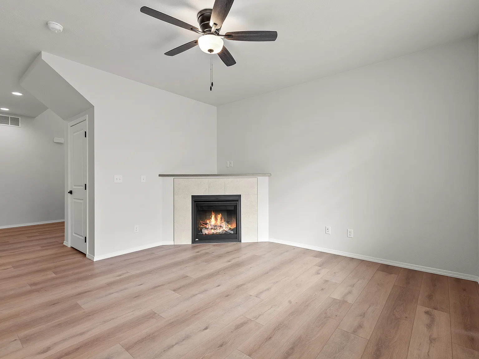 3 bed, 2.5 bath, 1440 sqft, $4,500 — Photo 4
