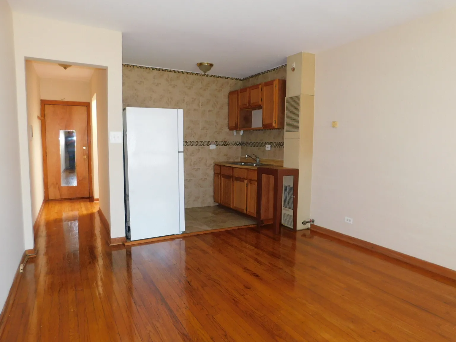 Studio, 375 sqft, $1,125 — Photo 2