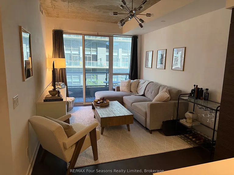 1030 King St W #325 — Photo 2