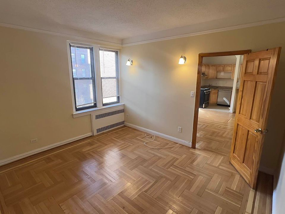1st image of 4109 41st St APT 3F