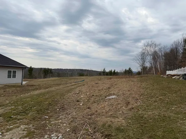 28 Eisenhower Drive, Rochester, NH 03867