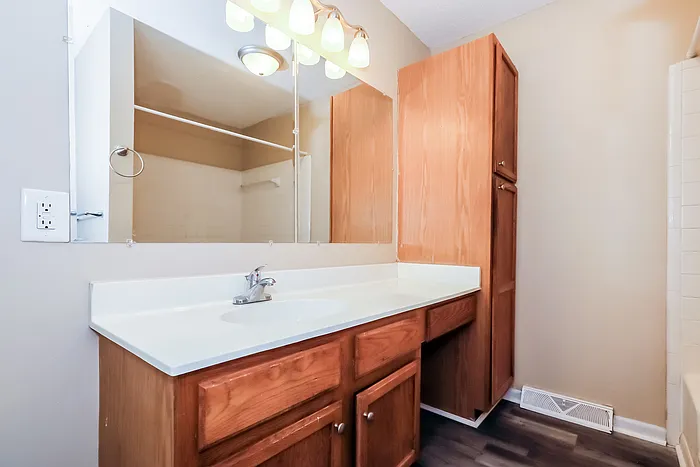 13715 Dealtry Ln — Photo 9
