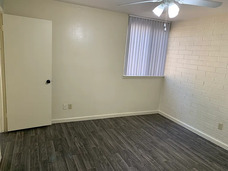 Greenwood Apartments — Photo 59