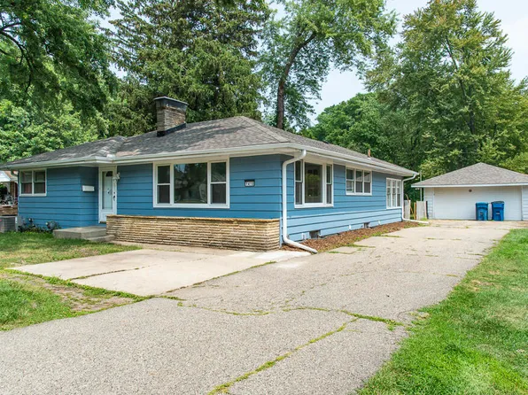 1418 Nichols Rd, Kalamazoo, MI 49006