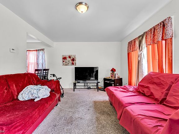 4th image of 20212 Butternut Ln