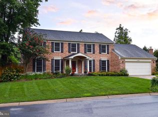 17 Paddock Ct, Potomac, MD 20854