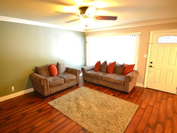 4th image of 4113 Glascow Dr