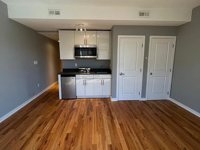531 N Budd St #A2 — Photo 8