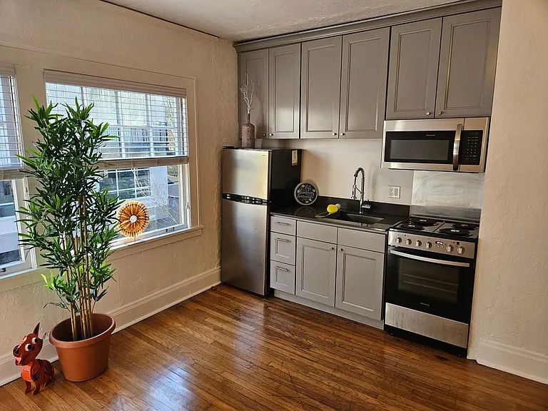Greenway Apartments — Photo 39