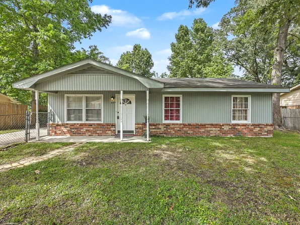 405 Madeline Dr, Goose Creek, SC 29445