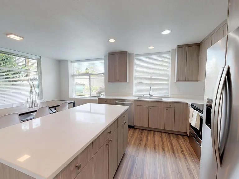 3308 Claremont Ave S — Photo 16
