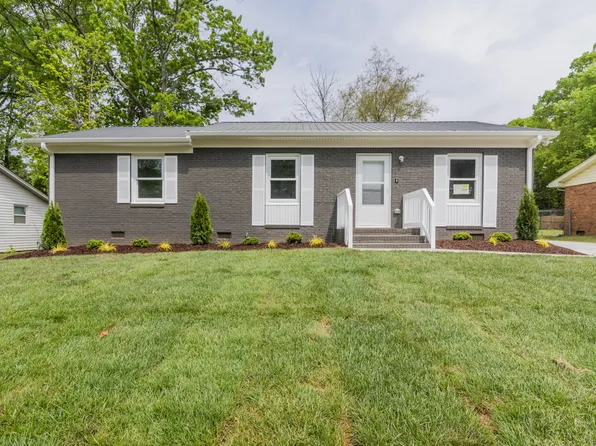 5401 Hughes Dr, Charlotte, NC 28213