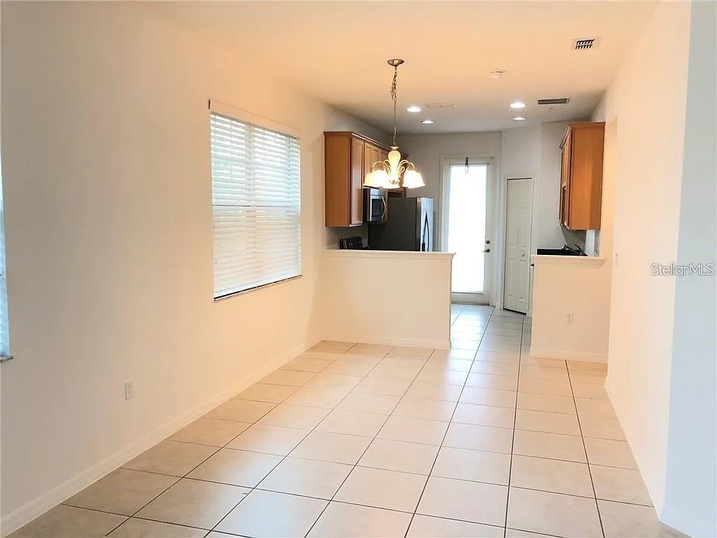 4 bed, 3.0 bath, 1548 sqft, $2,700 — Photo 4