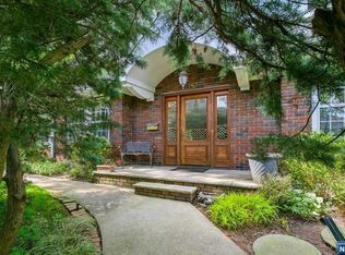 157 Sussex Rd, Tenafly, NJ 07670