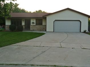 1488 Division Cir, Green Bay, WI 54303