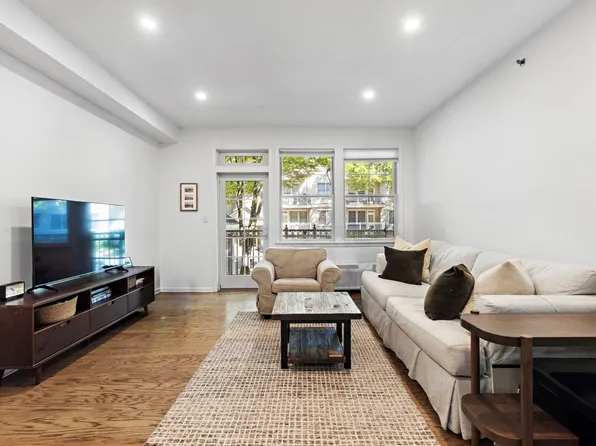 4 Constellation Place image 2 of 32