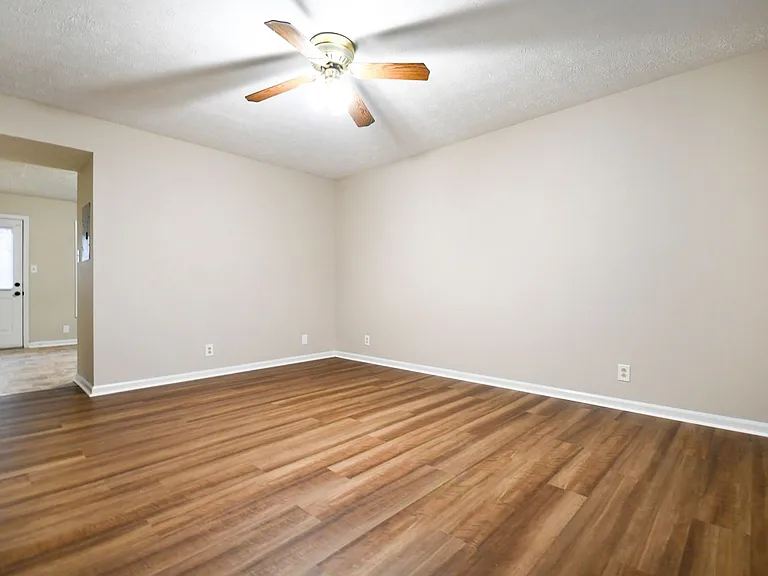 1710 Baltimore Dr — Photo 3