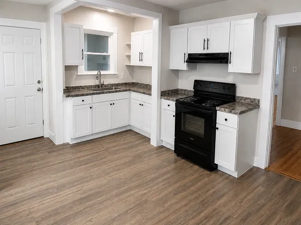 39 Dustin St Floor 1, Peabody, MA 01960