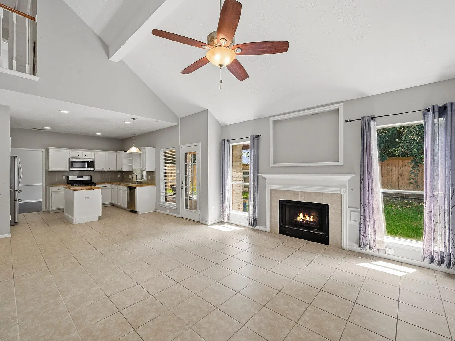 3 bed, 2.5 bath, 1948 sqft, $2,100 — Photo 1