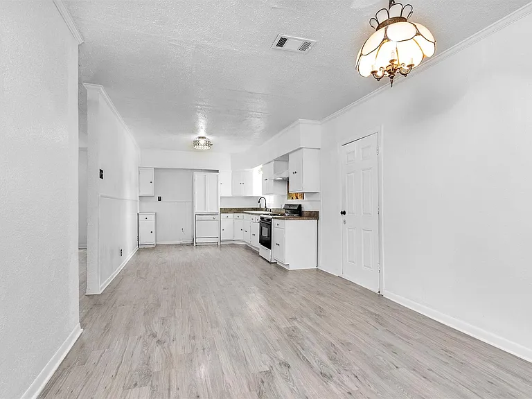 19355 Forest Lane Cir — Photo 15