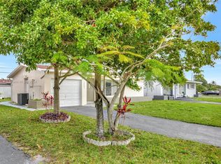 6807 NW 29th St, Sunrise, FL 33313
