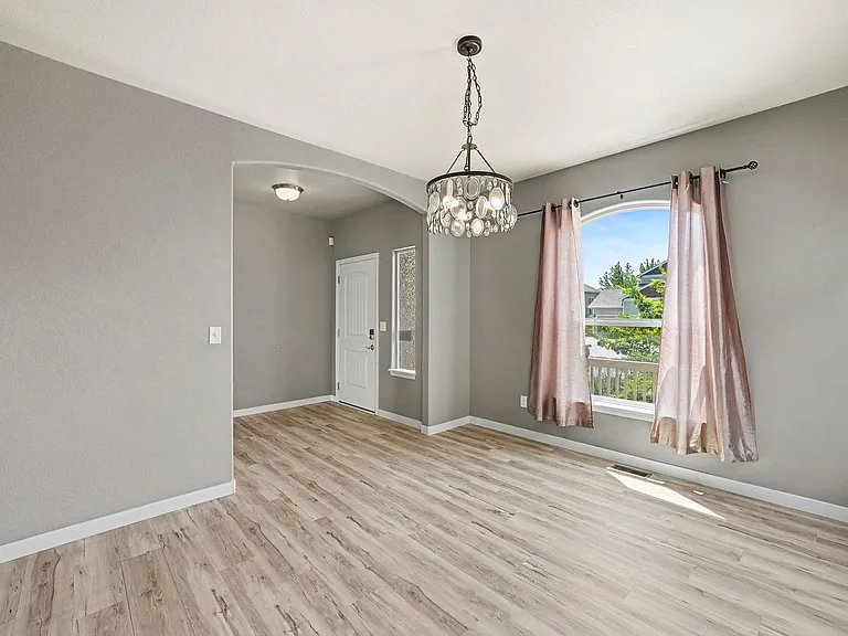 2721 Bridle Dr — Photo 4