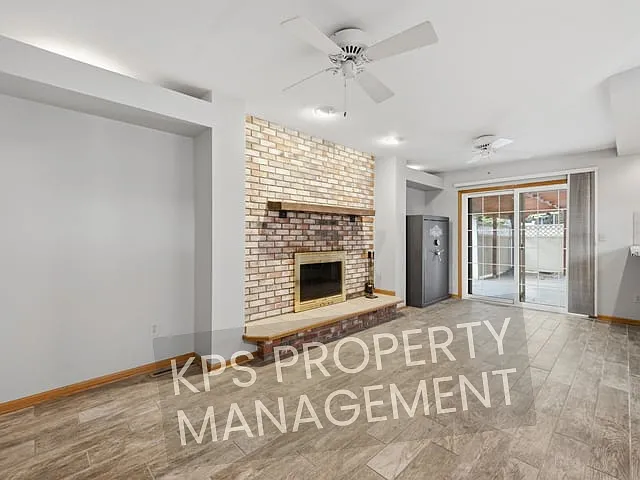1915 Cypress Ln — Photo 7