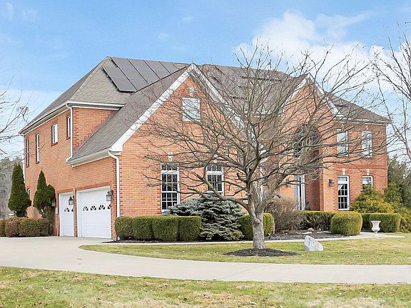 4th image of 76 Wexford Dr