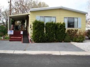 208 Luxury Ln, Reno, NV 89502