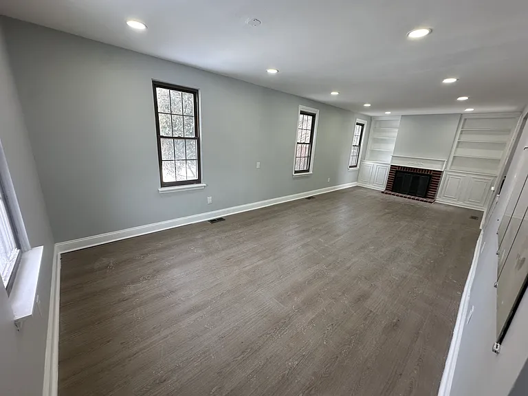 203 Franklin Ct — Photo 5