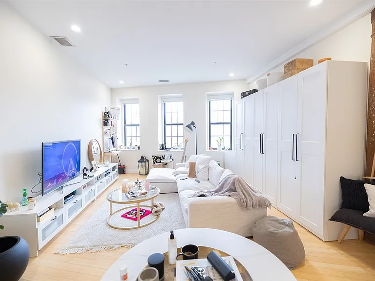 460 Harrison Ave #302 — Photo 9