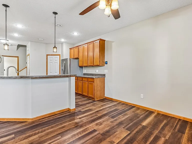 1912 Rose Way #601 — Photo 9