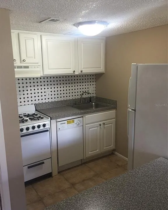 129 Blue Pointe Way #220-220-220