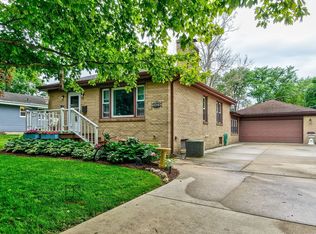 939 Adams St, Ottawa, IL 61350