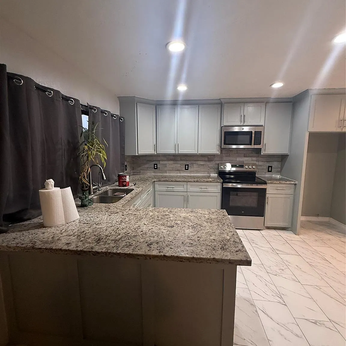 3 bed, 2.0 bath, 1552 sqft, $1,700 — Photo 2