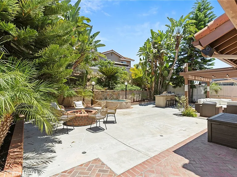 6 Caymas Ct — Photo 13