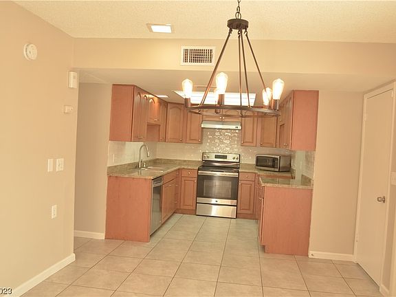 5th image of 3321 Heritage Ln