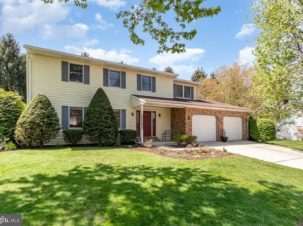2110 Beacon Cir, Mechanicsburg, PA 17055