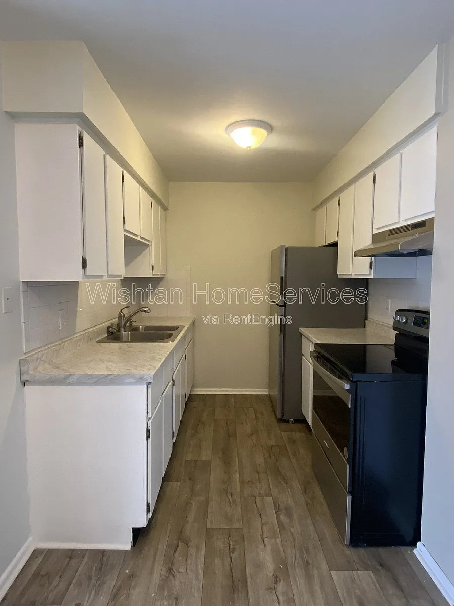 Building Photo - 202 Charleston Blvd #1