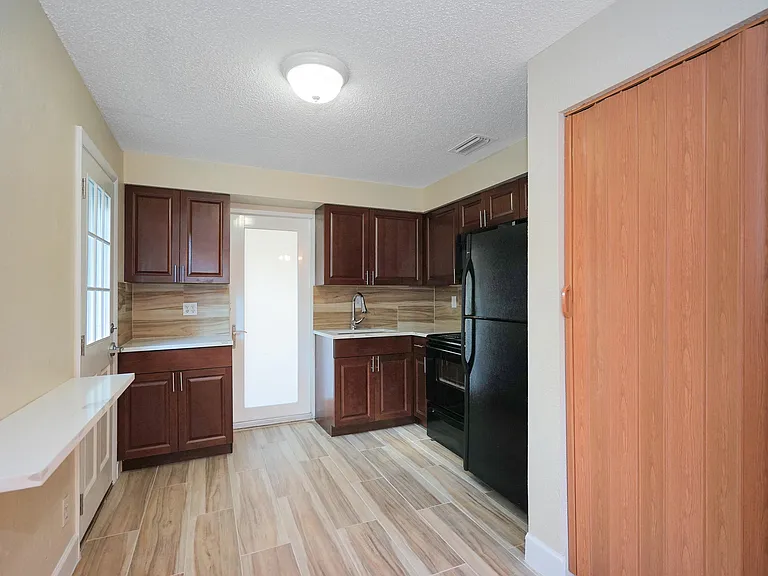 2716 SW 46th St #1 — Photo 18