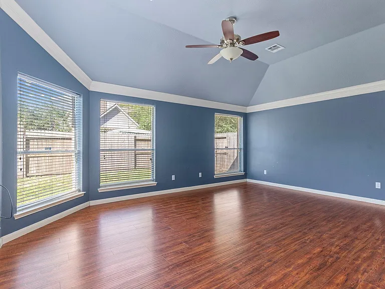 10415 Courtley St — Photo 19