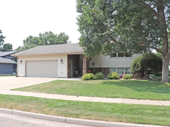 1500 Columbia Dr, Bismarck, ND 58504