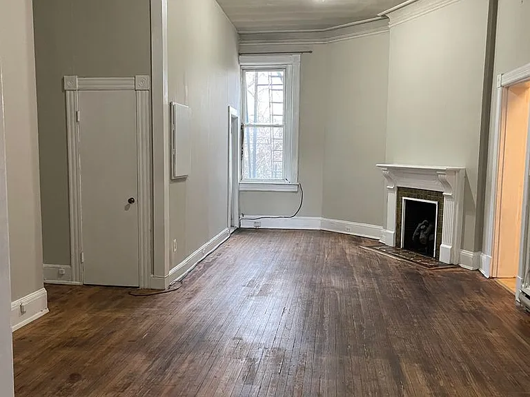 206 Laurens St — Photo 2