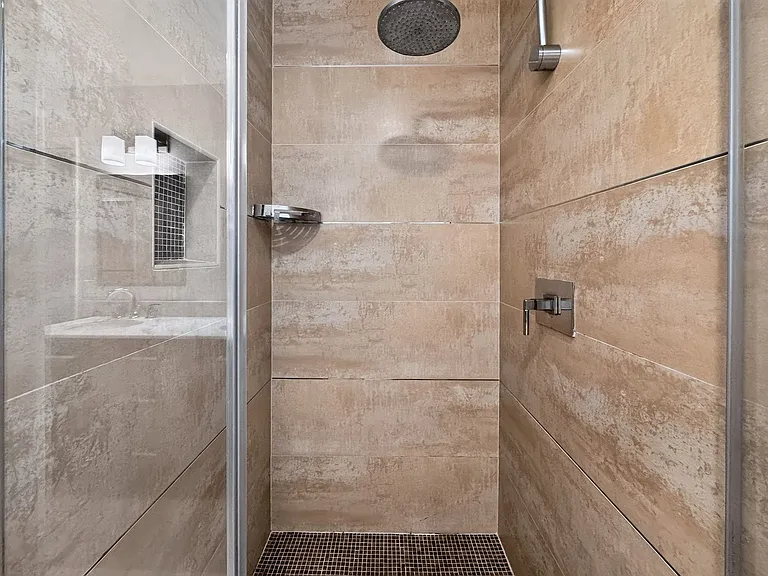 3221 Lunada Ln — Photo 38