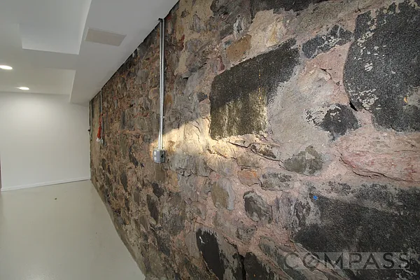 Rented by Compass | media 20