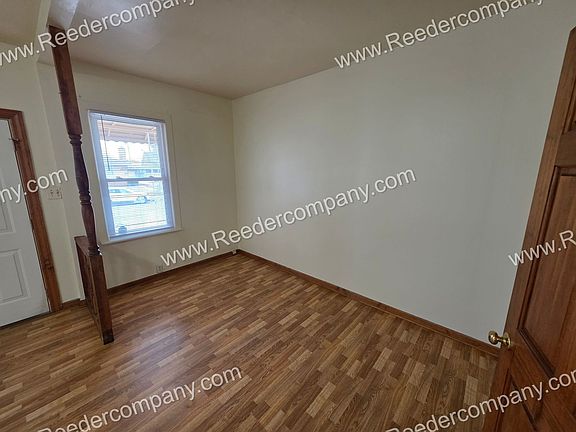 3rd image of 4914 Catalpa Ave