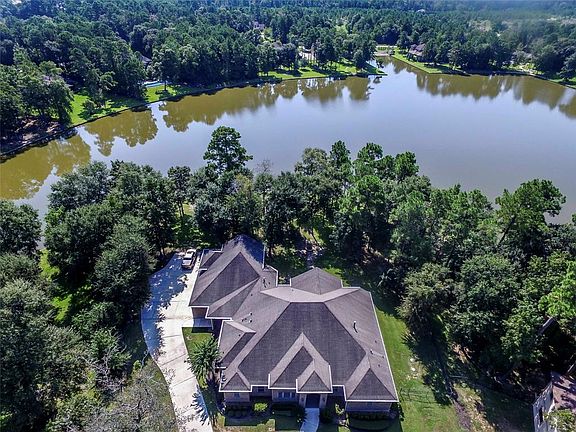 Extended driveway offers plenty of parking and enough space to load up an RV without having it sit in the street.