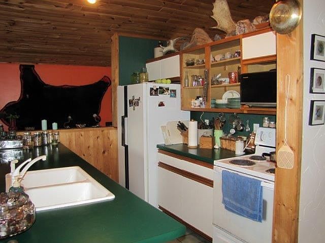 1st image of 636 Caribou Trl